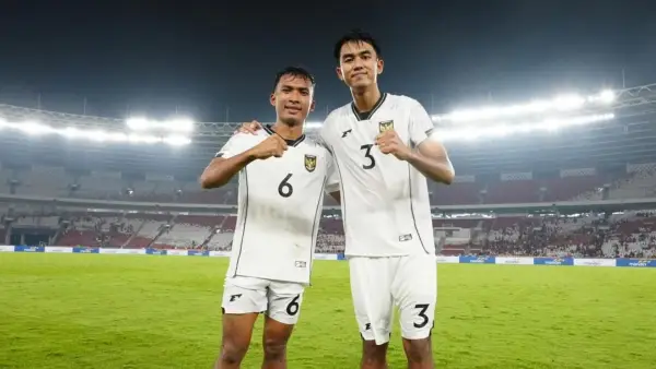 Dua pemain muda Persib, Kakang dan Robi kembali mendapatkan kesempatan membela Timnas Indonesia U-23 di ajang SEA Games 2025 (Sumber: Instagram/@robi_darwis24)