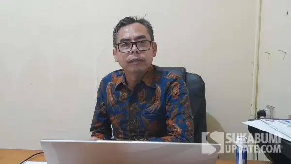 Kepala Cabang Perumda BPR Cicurug, Dendi Supiyandi. (Sumber Foto: SU/Ibnu)