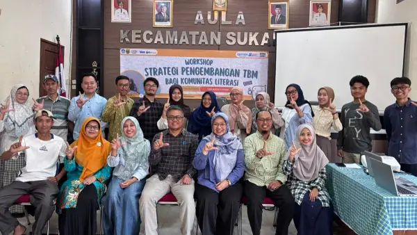 Workshop Strategi Pengembangan Taman Bacaan Masyarakat (TBM) yang digelar di TBM Macatongsir, Kecamatan Sukaraja, Minggu (5/10/2025). (Sumber: dok diarpus)