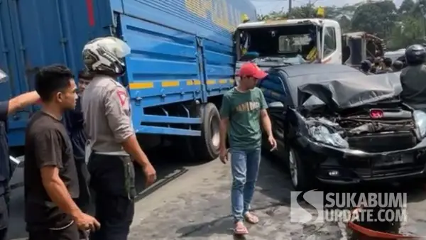 Kecelakaan beruntun di Pamuruyan Cibadak. Selasa (7/10/2025). (Sumber: Dok warga)