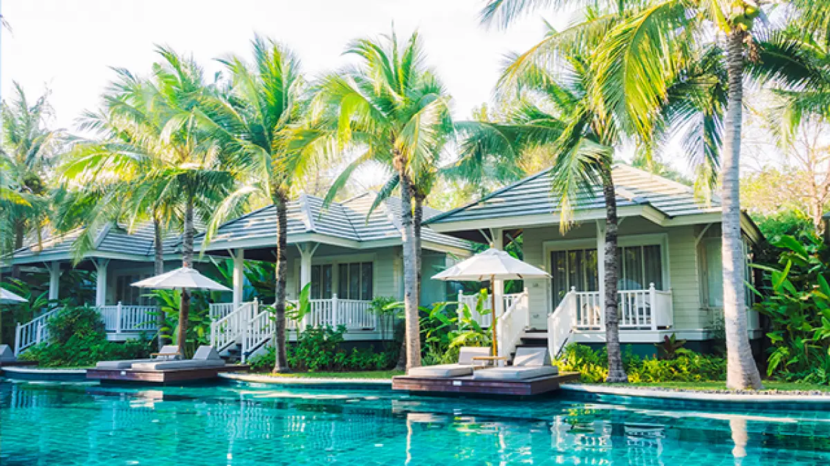 Sewa Rumah vs Hotel di Banyuwangi: Mana Lebih Nyaman?
