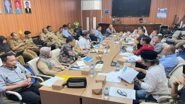 Rakor Komisi III DPRD Kabupaten Sukabumi bersama OPD dan Perumda, Senin-Selasa (6-7/10/2025) | Foto : Dok. Humas DPRD