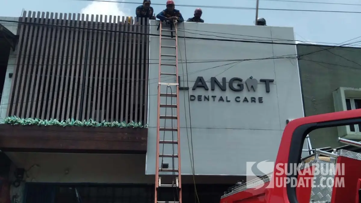 Pekerja di Klinik Parungkuda Sukabumi Tersengat Listrik Saat Perbaiki Genteng Bocor