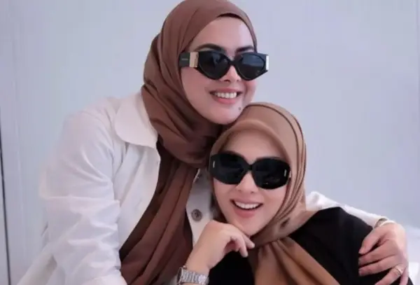 Tim Bisnis Keluarga Syahrini Minta Maaf Gunakan Foto Milik Chef Devina Tanpa Izin (Sumber : Instagram/@syh55)