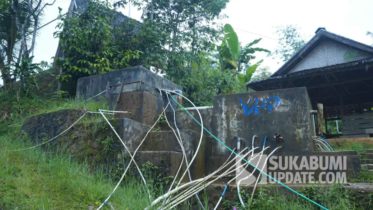 Bak atau tandon air yang berada di belakang Kasepuhan Ciptamulya.