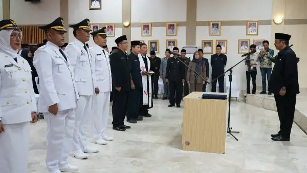 Bupati sukabumi Asep Japar lantik 293 pejabat baru (Sumber: dokpim Kabupaten Sukabumi)