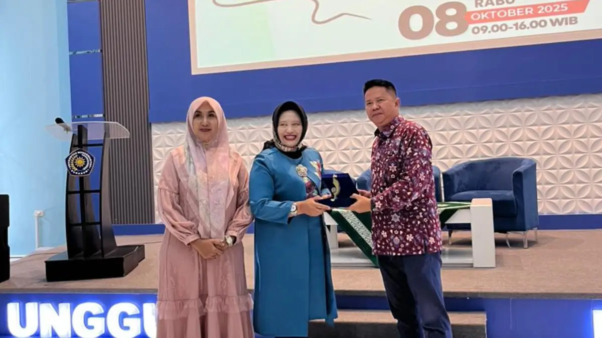 Kegiatan ini dilaksanakan pada Rabu, 8 Oktober 2025, pukul 08.30 hingga 17.00 WIB, bertempat di Auditorium Universitas Muhammadiyah Sukabumi, serta dapat diikuti secara daring melalui Zoom Cloud Meetings.