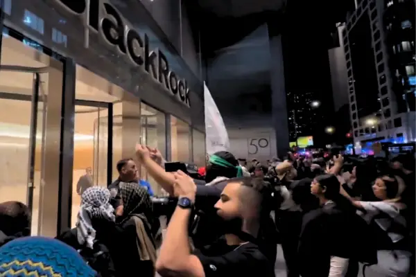 BlackRock,perusahaan investasi multinasional yang memiliki kantor di lebih dari 30 negara di seluruh dunia menghadapi badai protes Pro-Palestina (Tangkapan layar x/ The General)