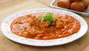 Tampilan Ayam Saus Singapore Ala Chef Devina Hermawan (Sumber : Youtube /@devinahermawan)