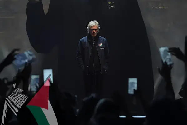 Panggung Global Palestina 2025 memecah belah dunia hiburan. Roger Waters menyerang keras Thom Yorke yang dianggap diam, buktikan dukungan untuk Palestina tak terbendung. (Sumber: Canva)
