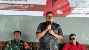 Anggota DPRD Jabar Muhammad Jaenudin saat acara Pengawasan Penyelenggaraan Pemerintahan di Aula Desa Cihanjawar, Kecamatan Nagrak, Kabupaten Sukabumi, pada Sabtu (11/10) | Foto : Tim Adc