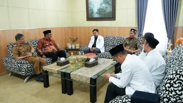 DPTD PKS Kabupaten Sukabumi bertemu dengan Bupati Sukabumi, H. Asep Jafar, di Pendopo Kabupaten Sukabumi, Senin (13/10/2025). | Foto: Istimewa