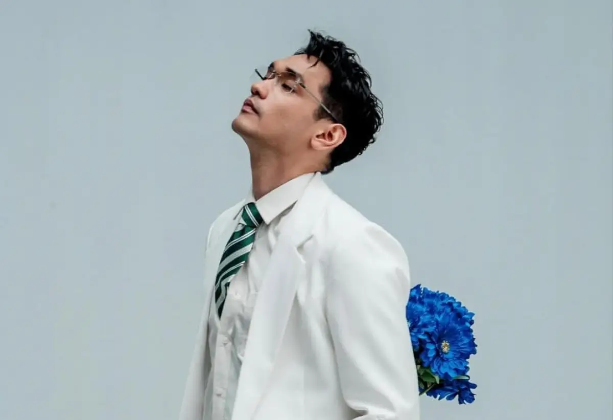 Lirik Lagu Kacamata Afgan, Tentang Cinta, Identitas, dan Penyesalan