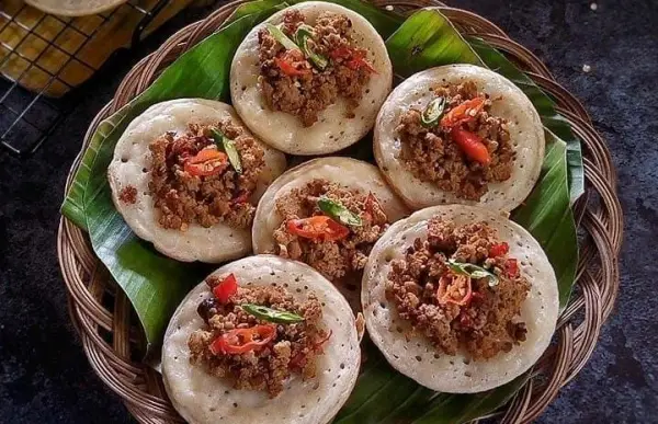Surabi Oncom, Resep Surabi Oncom Lembut Anti Gagal, Dijamin Enak dan Gurih (Sumber : Instagram/@warunghijau)