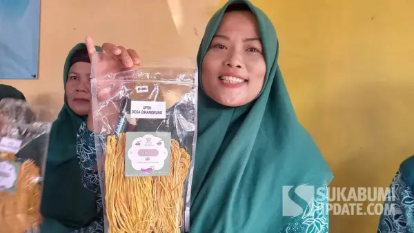 Mie ubi jalar inovasi Kelompok Wanita Tani (KWT) Srikandi di Desa Cikangkung, Kecamatan Ciracap, Kabupaten Sukabumi | Foto : Ragil Gilang