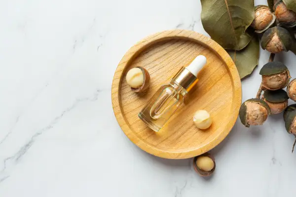 Ilustrasi, Minyak Alami Terbaik untuk Skincare: Dari Rosehip Sampai Jojoba Oil (Sumber : Freepik/@jcomp)