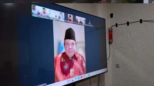 Pertemuan daring antara Polda Jawa Barat, KJRI Guangzhou, dan pihak keluarga korban TPPO asal Sukabumi di China, Selasa (14/10/2025), (Sumber Foto: Dok. Humas Polda Jabar)