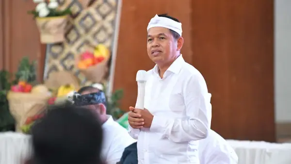 Gubernur Jawa Barat Dedi Mulyadi dalam Rakor Ketenagakerjaan bertema Membangun Konektivitas Lowongan Pekerjaan dengan Aplikasi Nyari Gawe. (Sumber Foto: Biro Adpim Jabar)