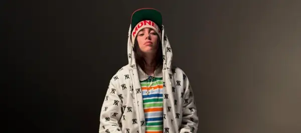 Billie Eilish Ditarik Penggemar Sampai Terjatuh saat Konser di Miami (Sumber :  Instagram/@billieeilish)
