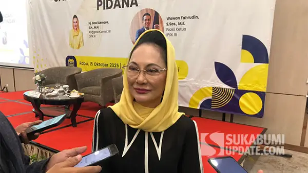 Dewi Asmara, saat kegiatan Sosialisasi Lembaga Perlindungan Saksi dan Korban (LPSK) di Hotel Horison, Kota Sukabumi, Rabu (15/10/2025). (Sumber : SU/Turangga Anom).