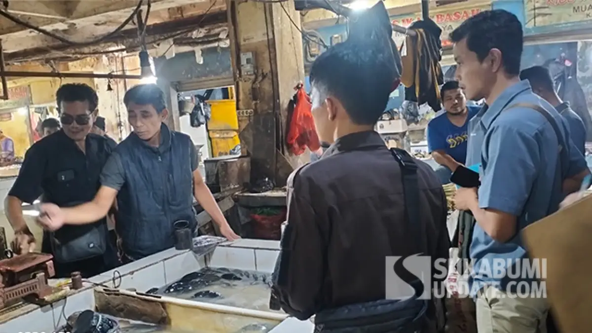 Disdagin Sukabumi Pastikan Alat Timbang Pedagang di Pasar Cicurug Sesuai Standar