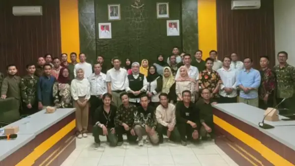 Foto bersama DKUKM Kabupaten Sukabumi bersama PMO dan Business Assistant Koperasi Merah Putih. (Sumber Foto: Istimewa)