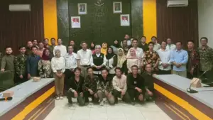 Foto bersama DKUKM Kabupaten Sukabumi bersama PMO dan Business Assistant Koperasi Merah Putih. (Sumber Foto: Istimewa)