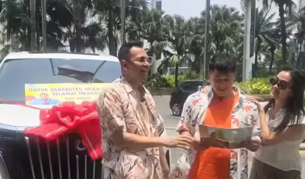 Irfan Hakim Dapat Kado Ulang Tahun Mobil Mewah dari Raffi Ahmad (Sumber : Instagram/@irfanhakim75)