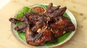 Tampilan Ayam Bakar Kecap Pedas Manis ala Chef Devina Hermawan (Sumber : Youtube /@devinahermawan)