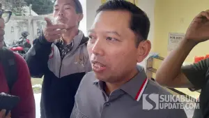 Anggota Komisi IX DPR RI Fraksi PKB, Zainul Munasichin, saat diwawancara (Sumber: SU/Ibnu Sanubari)