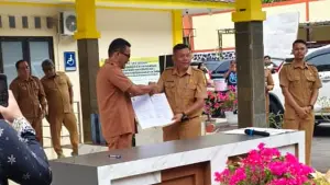 Sertijab Kadinkes Kabupaten Sukabumi dari Agus Sanusi kepada Boyke Martadinata, Senin (13/10/2025). (Sumber Foto: Istimewa)