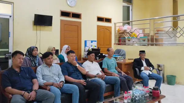Suasana pengajian rutin karyawan di BPR Sukabumi cabang Jampangkulon | Foto : Dok. BPR Sukabumi