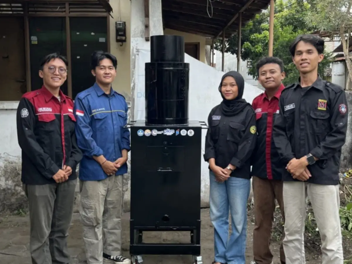 Pembakar Sampah Portable Jawaban Inovatif Mahasiswa UGM untuk Masalah Sampah Rumah Tangga