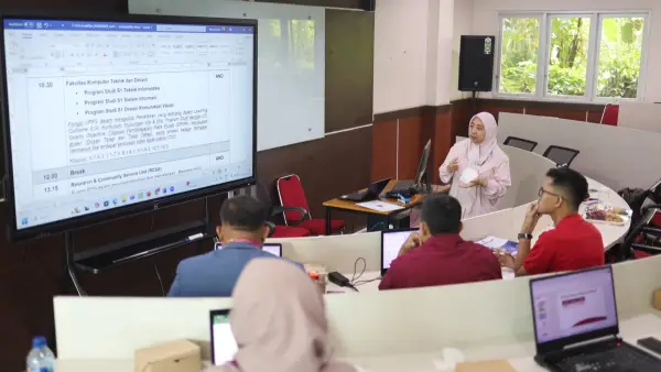 Memastikan seluruh proses manajemen pendidikan berjalan sesuai standar internasional ISO 21001:2018 (Sumber : nusa putra)