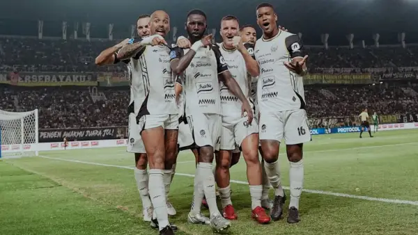 Persija Jakarta sukses mengalahkan Persebaya Surabaya dengan skor 1-3 di Stadion Gelora Bung Tomo (Sumber: Instagram/@persija)