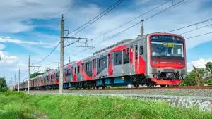 Ilustrasi. KRL Commuter Line CLI-225 produksi INKA di Madiun. (Sumber : Dok. KAI)