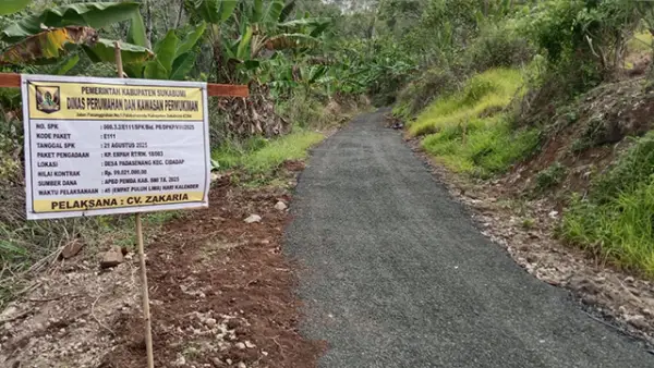 Jalan Kampung Erpah, Desa Padasenang, Kecamatan Cidadap, Kabupaten Sukabumi, Diaspal oleh Disperkim Sukabumi. (Sumber : Disperkim).