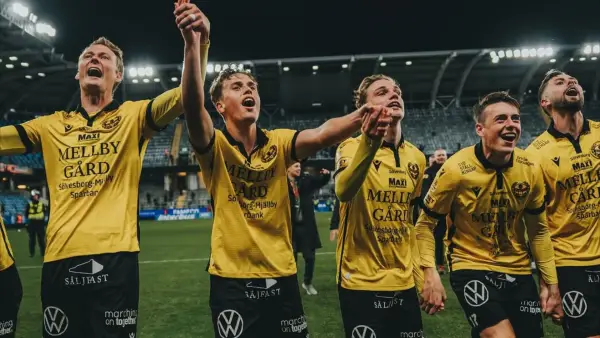 Para pemain Mjallby AIF melakukan selebrasi setelah memastikan diri menjadi juara Liga Swedia (Sumber: Instagram/@mjallbyaifs)