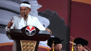 Gubernur Jawa Barat Dedi Mulyadi saat memberikan sambutan pada Dies Natalis ke-71 UPI. (Sumber Foto: Biro Adpim Jabar)
