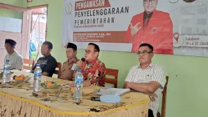 Anggota DPRD Jabar, Muhammad Jaenudin, dalam kegiatan Pengawasan Penyelenggaraan Pemerintahan di Desa Palasarihilir, Kecamatan Parungkuda, Kabupaten Sukabumi, pada Senin (20/10/2025) | Foto : Tim Adc