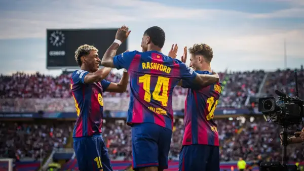 Lamine Yamal, Marcus Rashford dan Fermin Lopez merayakan gol ke gawang Olympiakos di Liga Champions tadi malam. (Sumber: web/fcbarcelona.com)