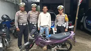 Pemotor Ugal-ugalan saat diamankan Polsisi. (Sumber: Dok Polisi)