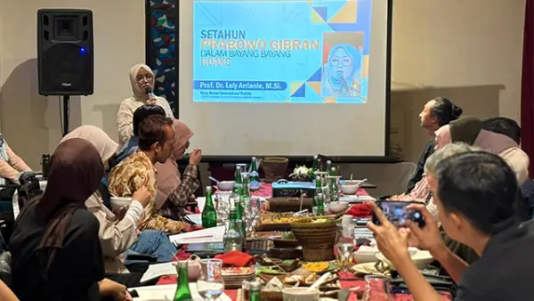 Masyarakat Antifitnah Indonesia (Mafindo) dalam diskusi media bertajuk “Potret Hoaks Setahun Pemerintahan Prabowo–Gibran” di Resto Lara Djonggrang, Menteng, Jakarta pada Rabu (22/10/2025). (Sumber : Dok Mafindo).