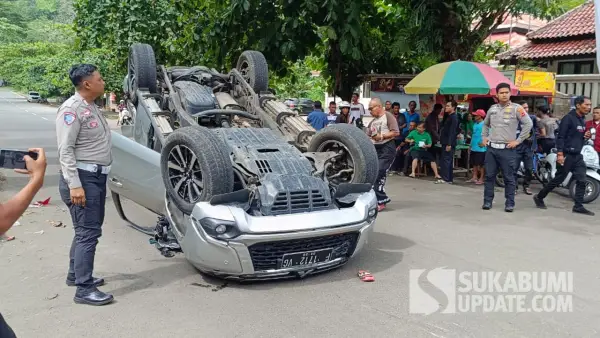 Mobil Pajero yang terlibat kecelakaan di Jalan Jenderal Sudirman, Palabuhanratu, Sukabumi. Kamis (23/10/2025). (Sumber: SU/Ilyas Supendi)