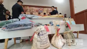 Penampakan barang bukti hasil tambang emas ilegal di Cikakak, Kabupaten Sukabumi saat konferensi pers | Foto : Ilyas Supendi