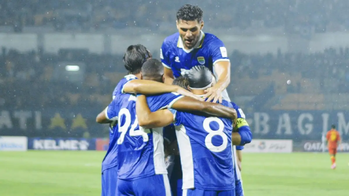 Persib Bandung Kalahkan Selangor FC 2-0, Adam dan Jung jadi Pahlawan Kemenangan.