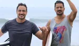 Hamish Daud Jadi Sorotan Usai Digugat Cerai Raisa, Pernah Berselancar di Pantai Cimaja Bersama Fathir Muchtar (Sumber : Instagram/@hamishdaudw)
