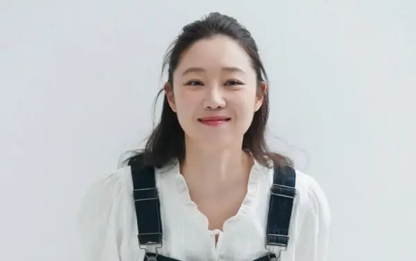 Posting Foto Pakai Dress Longgar, Agensi Bantah Gong Hyo Jin Hamil (Sumber : X/@soompi)