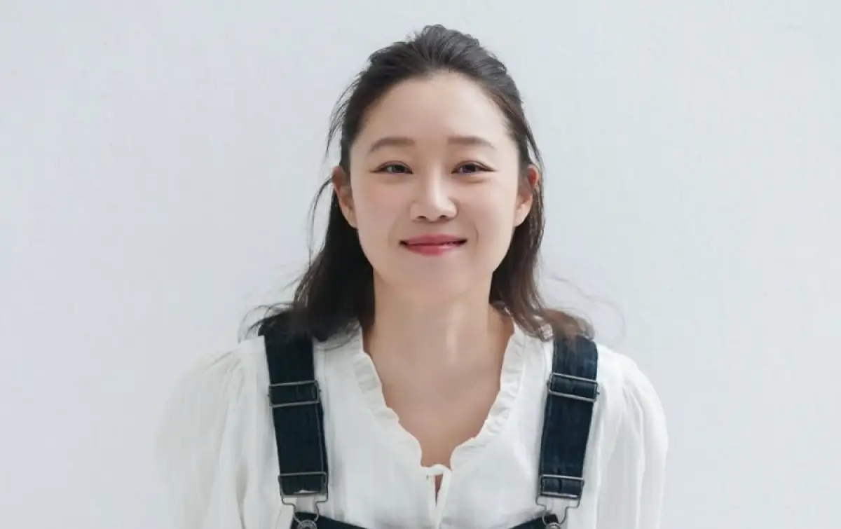 Agensi Bantah Gong Hyo Jin Hamil, Karena Posting Foto Pakai Dress Longgar