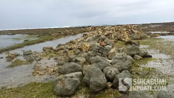 Lokasi pembongkaran karang di Pantai Minajaya Kecamatan Surade | Foto : Rqgil Gilang.